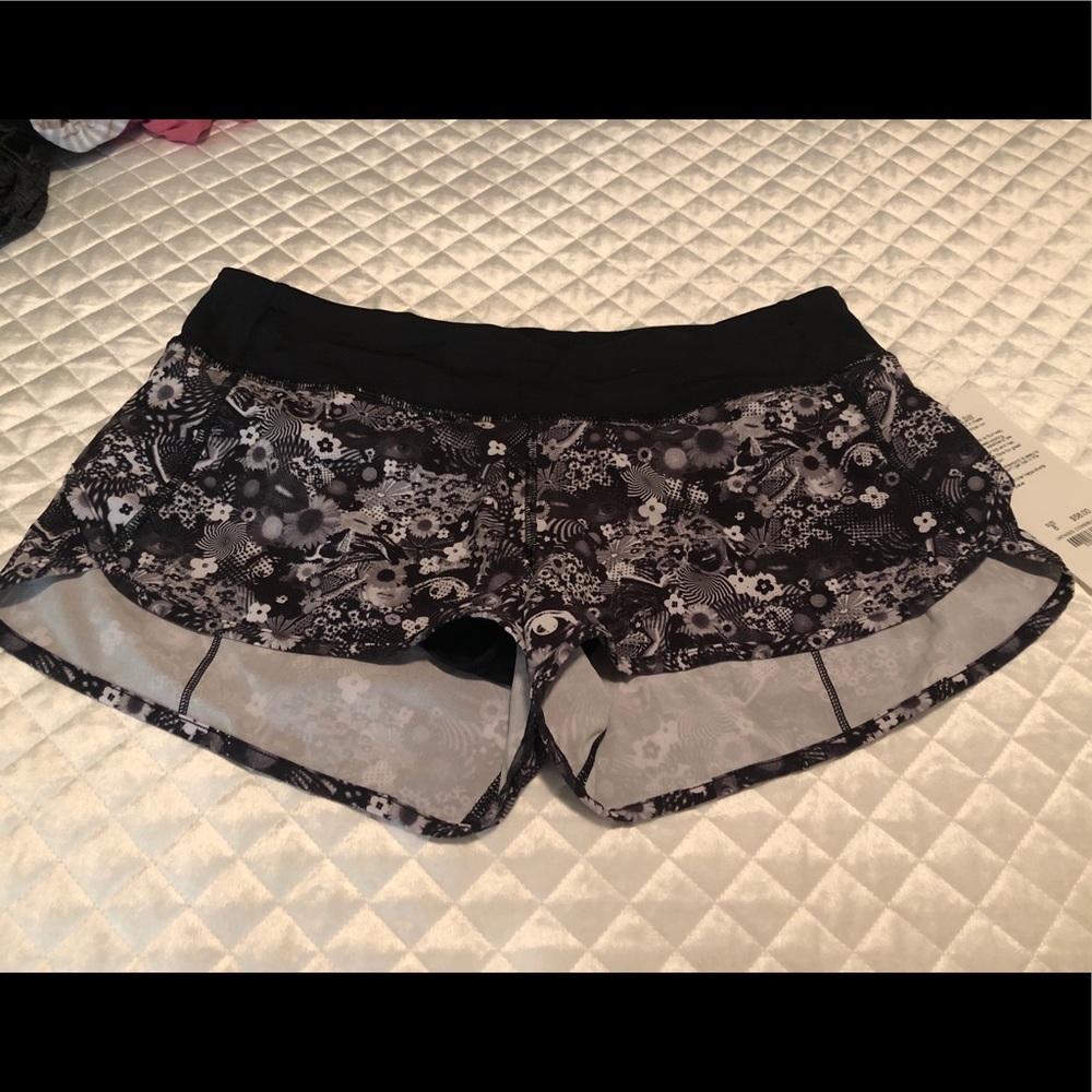 Lululemon Speed Short Size 8 SeaWheeze